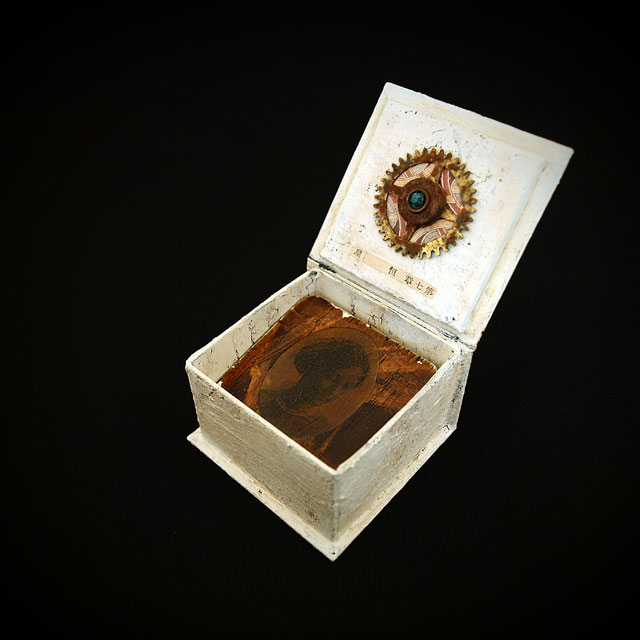 feather_and_hypnosis